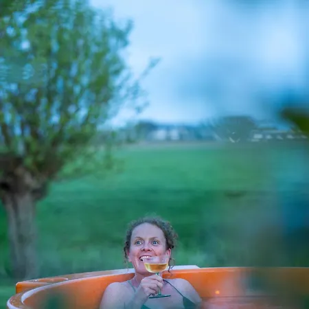 Luxe Wikkelhouse Met Hottub 'dompel' *